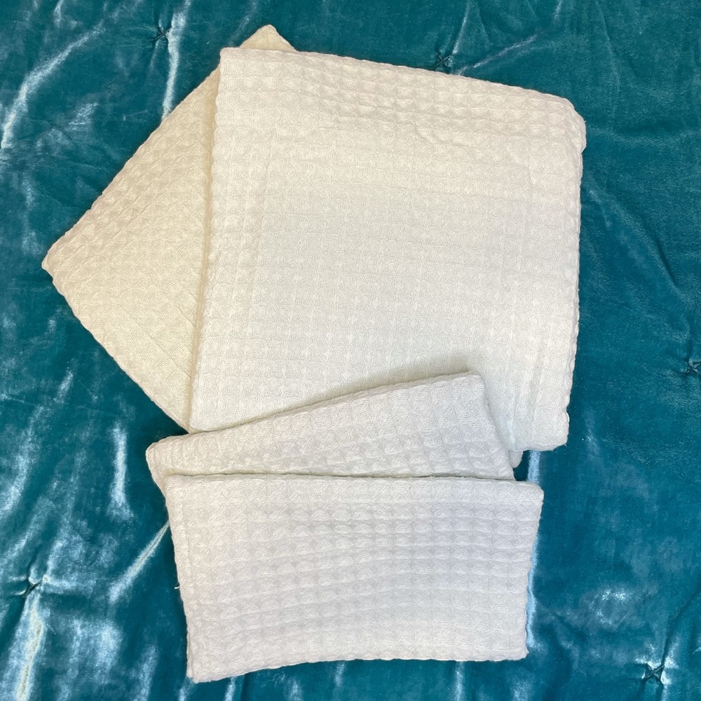 Bathen Waffle Towels set NWOT